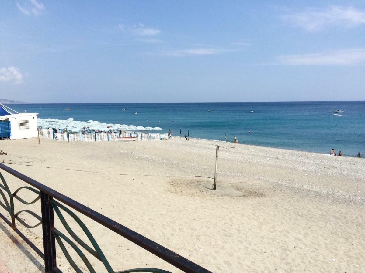 B&B Zia Iaia Siderno Luaran gambar